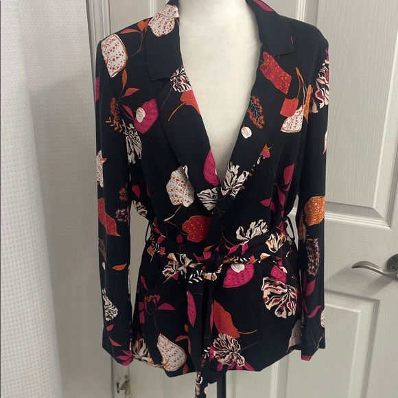 Yest Black Floral Jacket/Blazer Lightly Padded Shoulders Self Tie Belt Size 4 - Picture 5 of 14